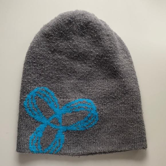 ⭐️SOLD⭐️Grey TNA Beanie - Picture 1 of 3